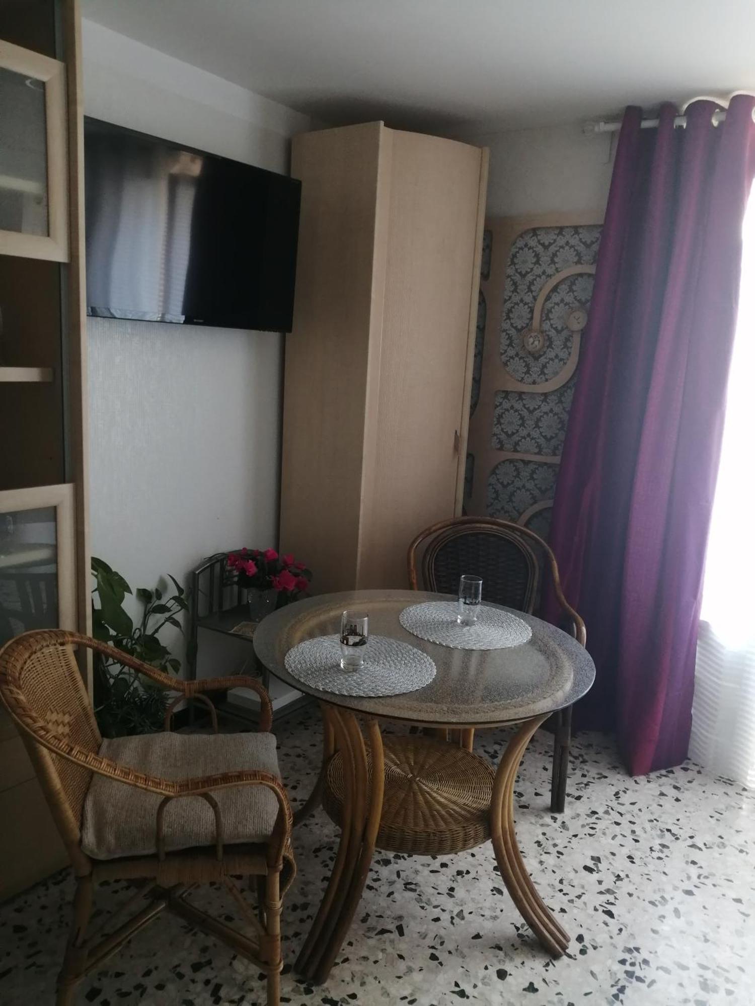 Magnifique Studio Non Fumeur Pres De La Gare Безьє Номер фото